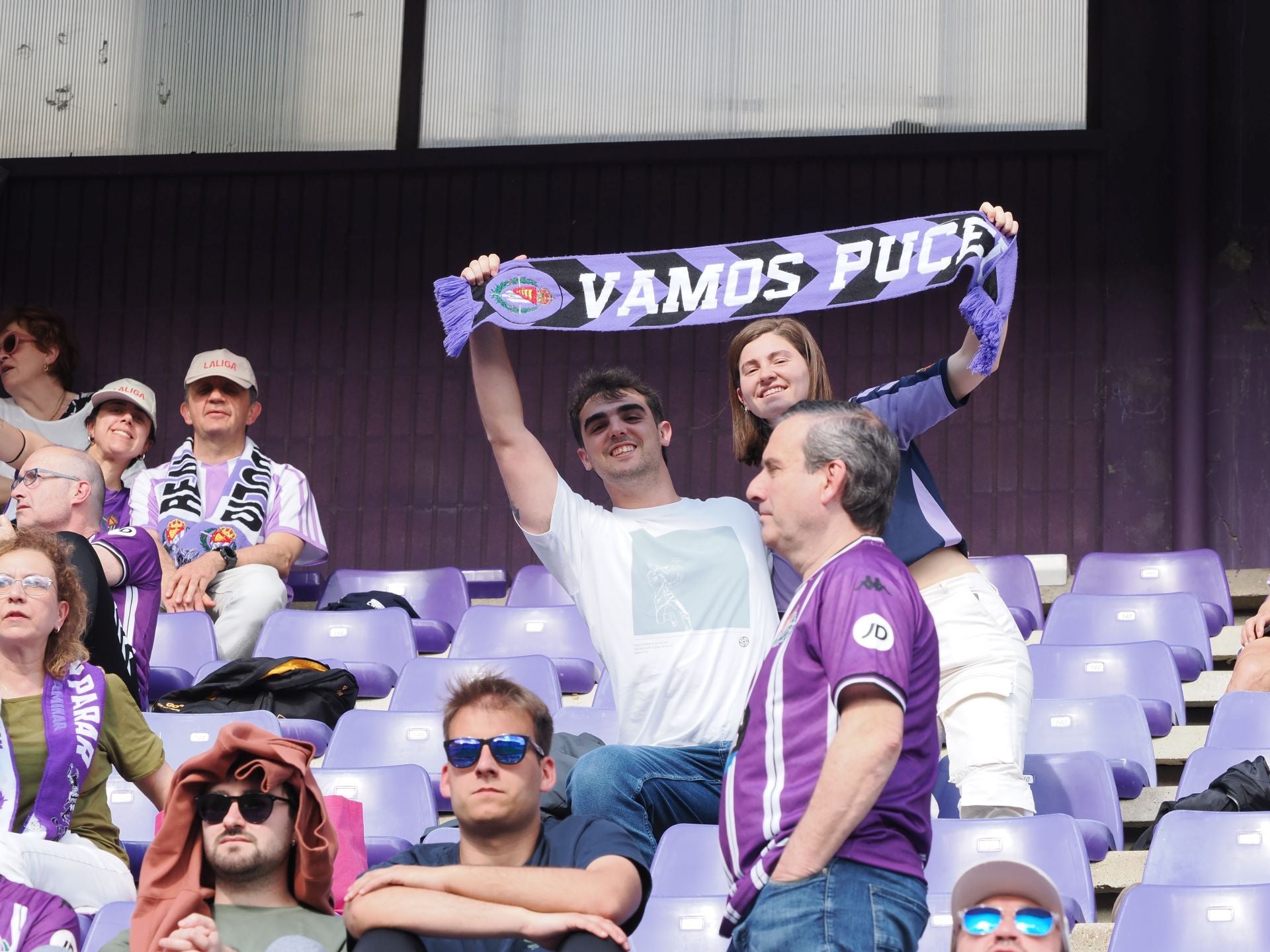 Búscate en la grada del estadio José Zorrilla (2/4)
