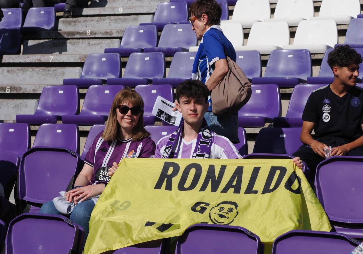 Búscate en la grada del estadio José Zorrilla (2/4)