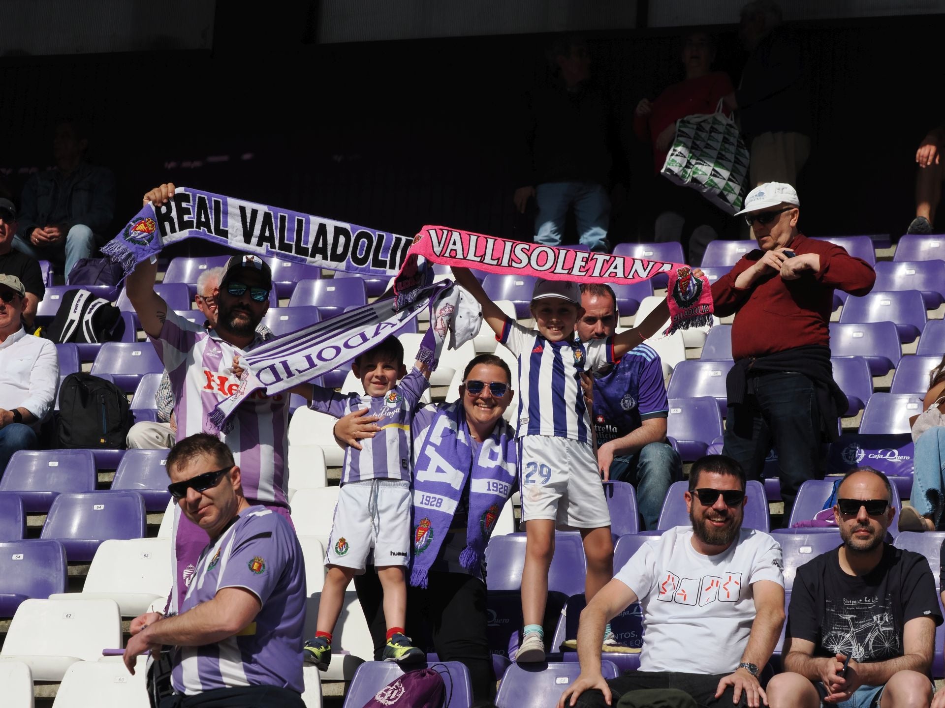 Búscate en la grada del estadio José Zorrilla (3/4)