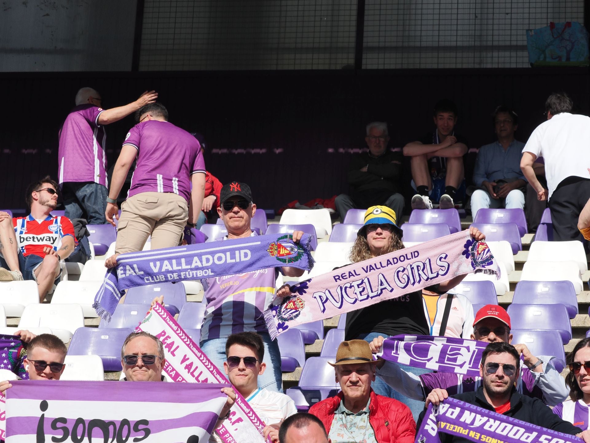 Búscate en la grada del estadio José Zorrilla (3/4)