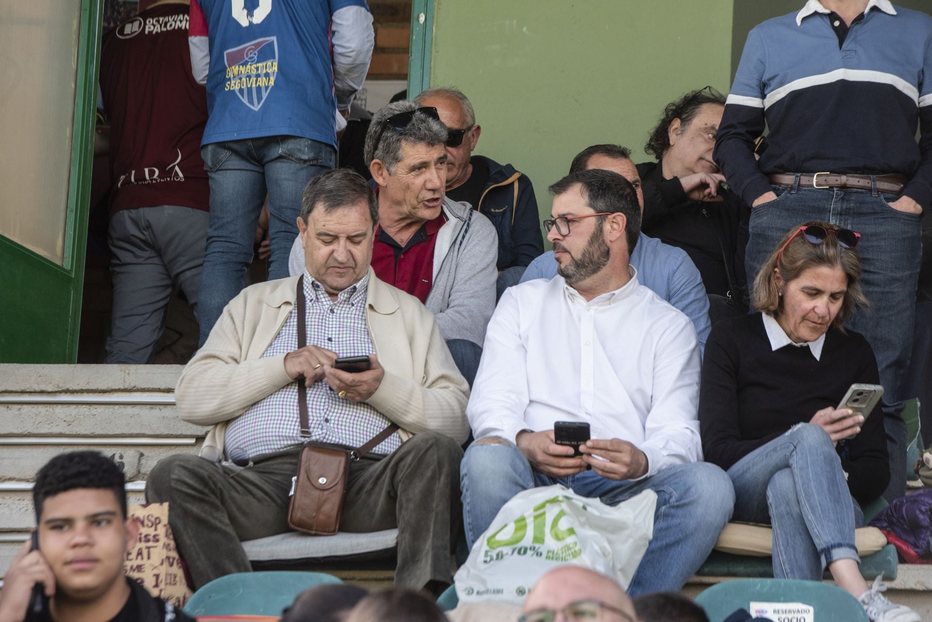 Fotos: búscate en las gradas de La Albuera