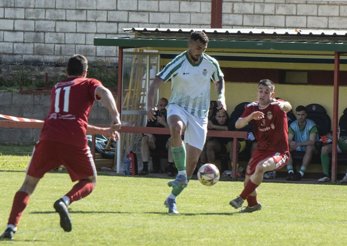 Imagen secundaria 1 - El Betis encuentra oro en su visita a Turégano
