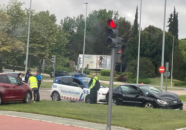 Dos heridos en una aparatosa colisión en la raqueta del Miguel Delibes