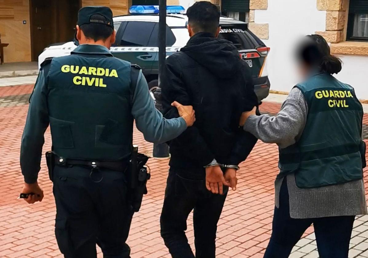 Detención por parte de la Guardia Civil del supuesto autor de robos en viviendas en la provincia.