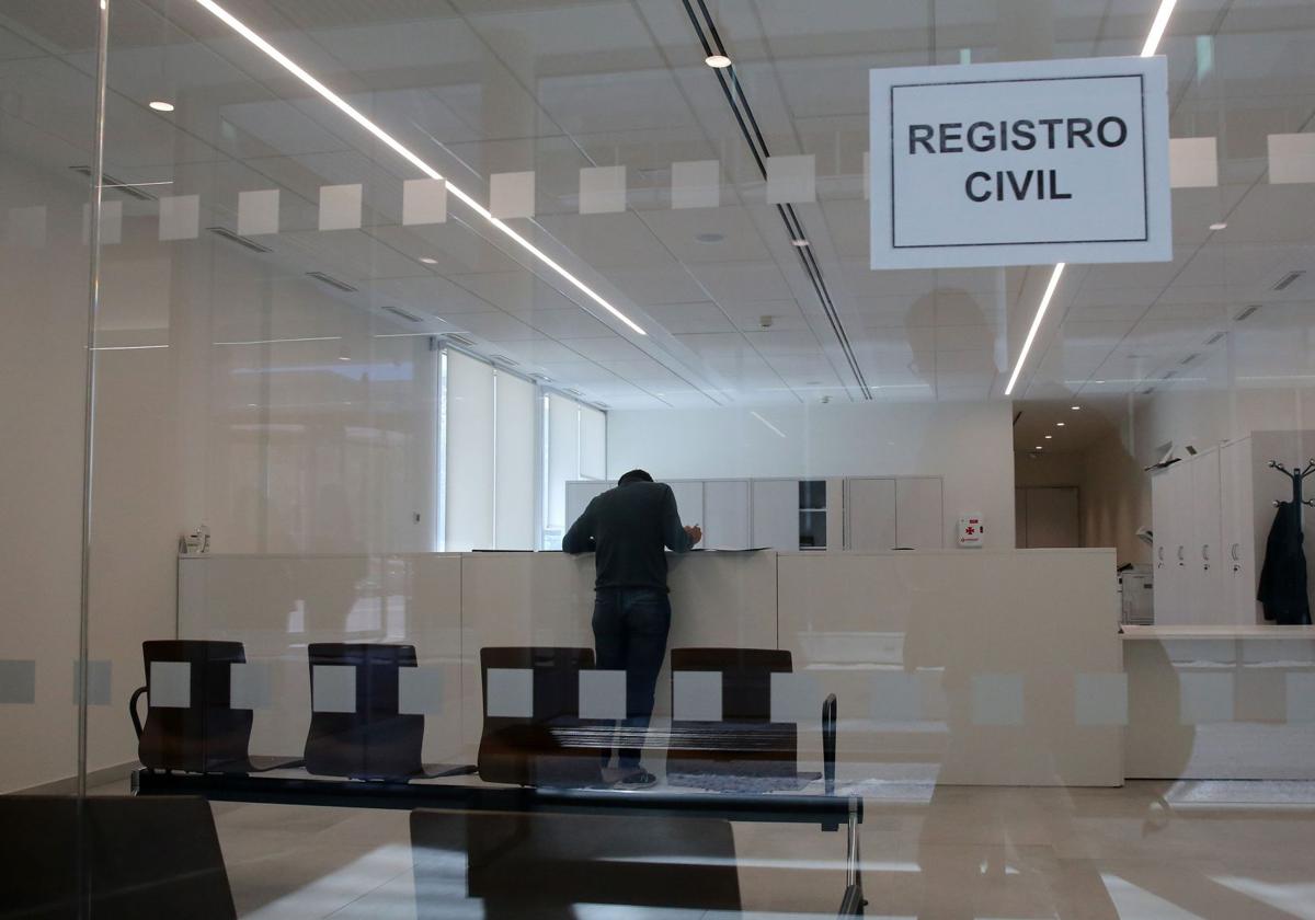 Cartel colocado en el área de atención del Registro Civil en los nuevos juzgados de Segovia.