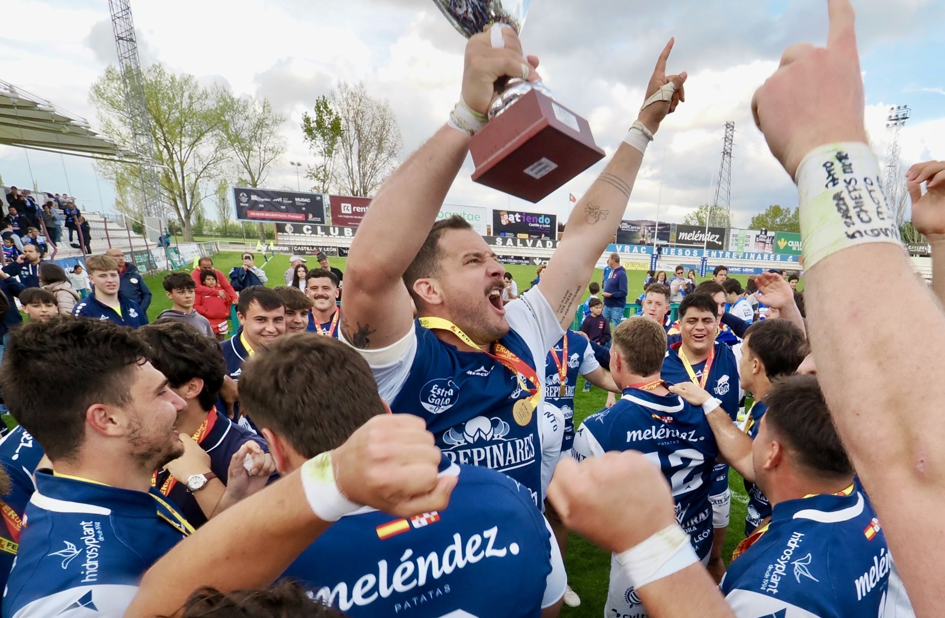 El VRAC celebra la victoria en la final de la Copa Ibérica