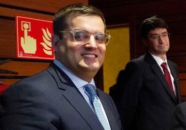 Varapalo a las Cortes por no reponer a la funcionaria que denunció por acoso al letrado mayor