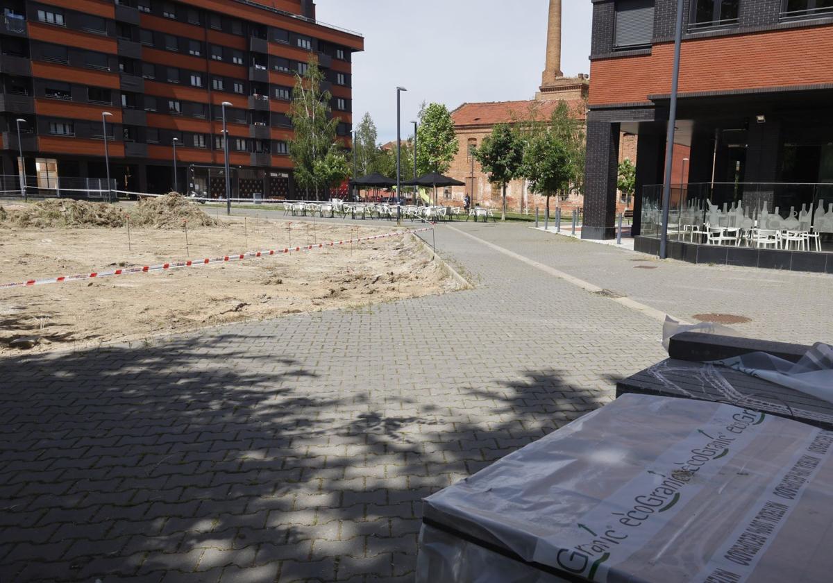 Plaza situada detrás de la Alcoholera, en la que ya han comenzado las obras.