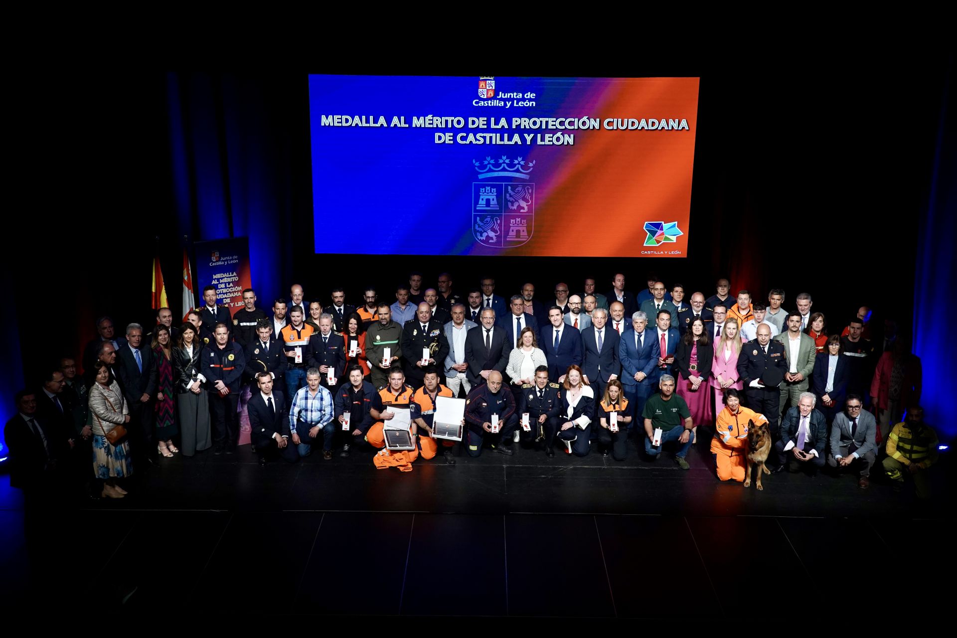 Medalla al Mérito de la Protección Ciudadana al contingente que se desplazó a Valencia por la DANA