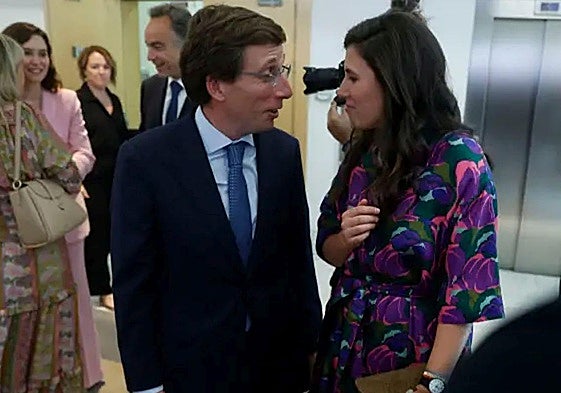 José Luis Martínez-Almeida con su esposa, Teresa Urquijo, en una imagen de archivo.