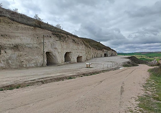 Parte exterior de las minas de yeso.