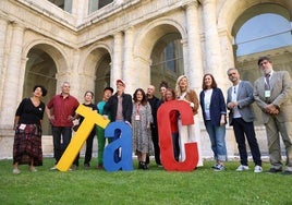 Representantes de las compañías y el Ayuntamiento, en la presentación del primer días del TAC.