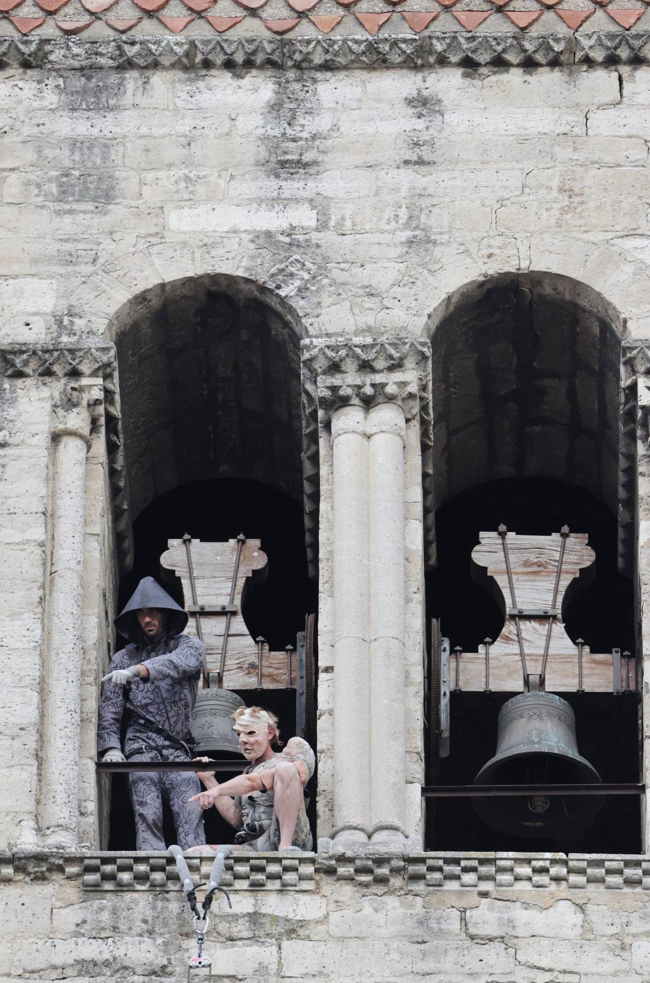 La mascletá poética y el espectáculo de Quasimodo y Esmeralda en Valladolid, en imágenes