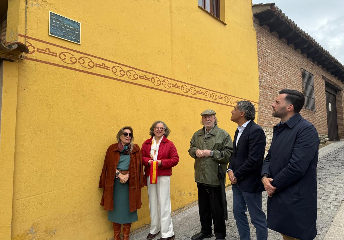 Simancas inaugura una placa conmemorativa en homenaje a su vecina Teresa Salvador