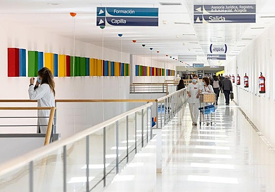 Imagen de archivo de un pasillo del Hospital Río Hortega de Valladolid.