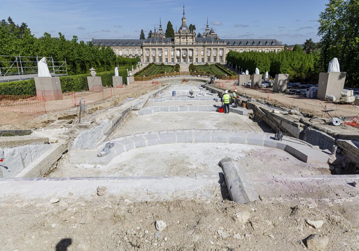 La fuente más grande de los jardines de La Granja avanza en su restauración