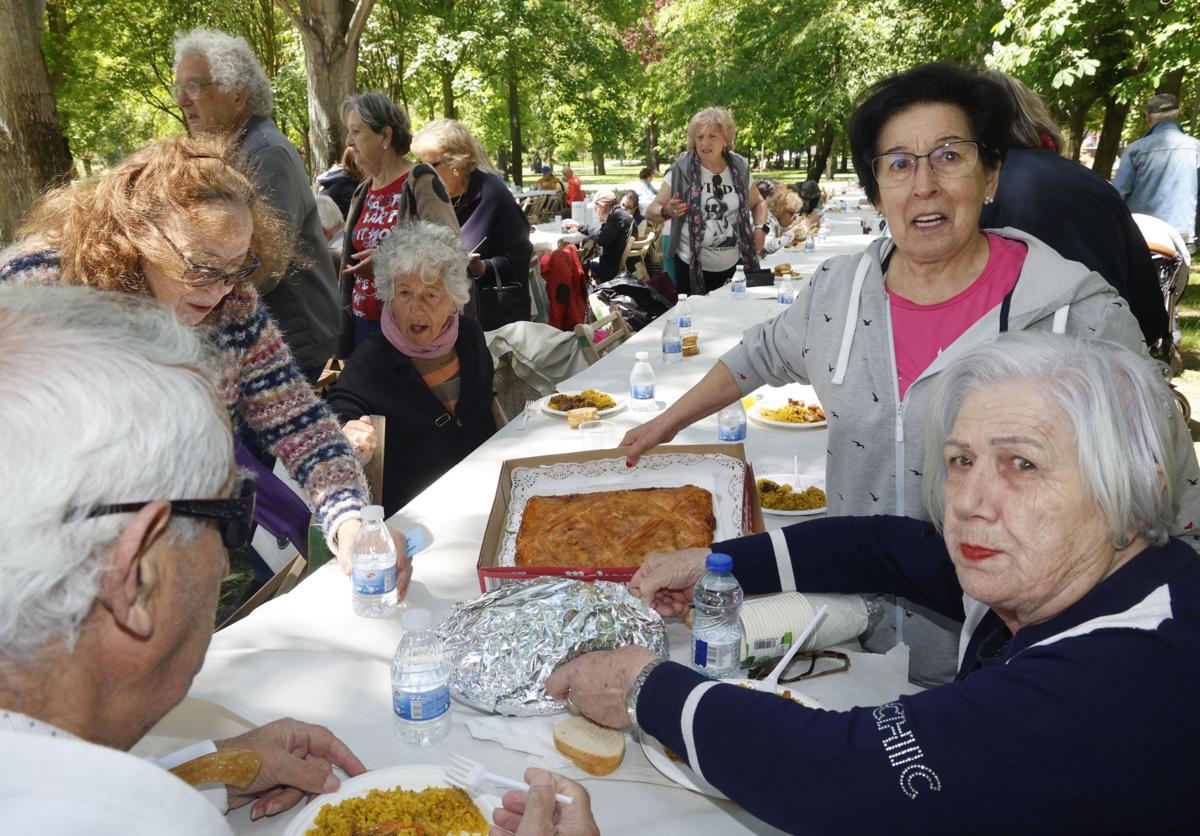 Paella popular de fin de curso en Palencia