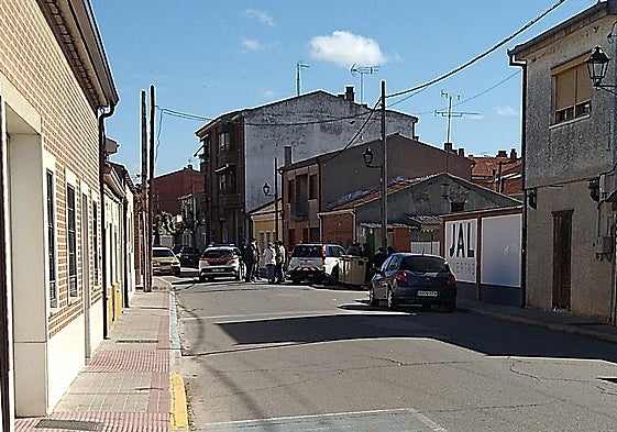 Guardia Civil y Policía Local, este jueves por la mañana en el lugar del suceso.