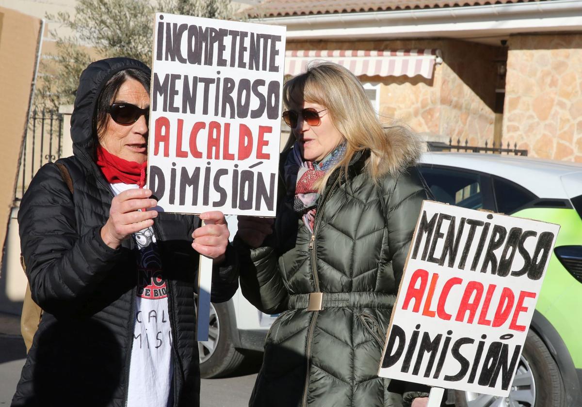 Protesta en Pinarejos contra la planta de biogás en el municipio.