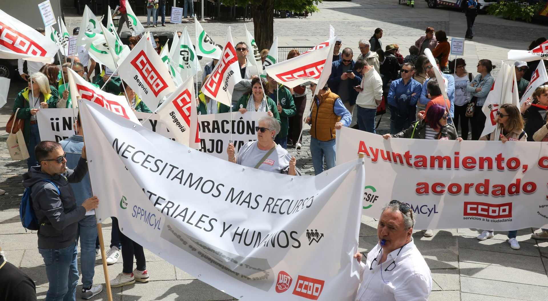 La protesta de los empleados municipales de Segovia, en imágenes