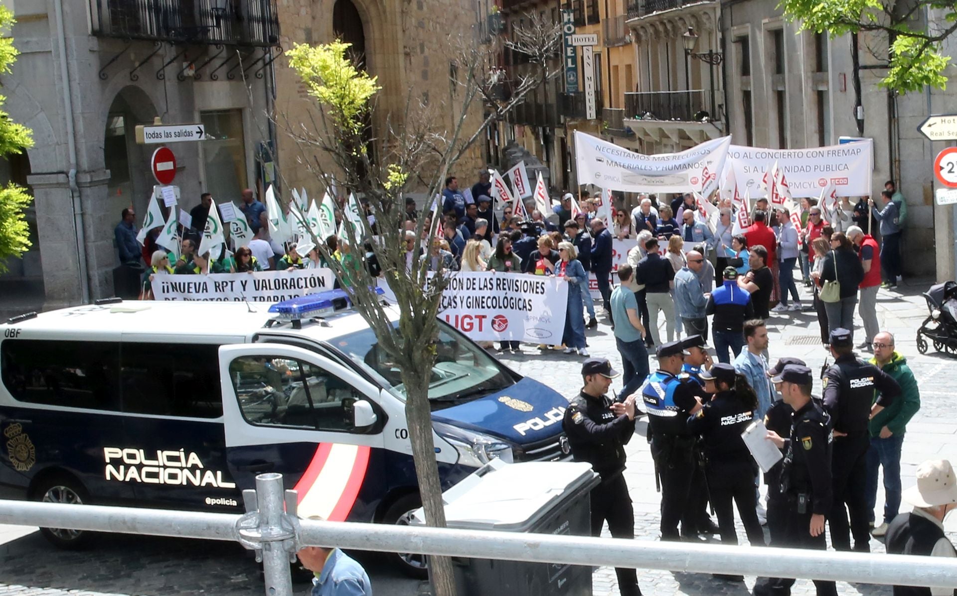 La protesta de los empleados municipales de Segovia, en imágenes