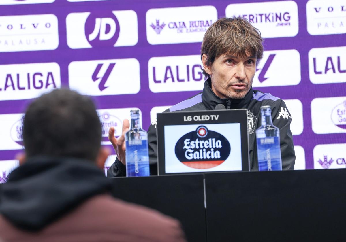 Álvaro Rubio, durante su comparecencia ante los medios.
