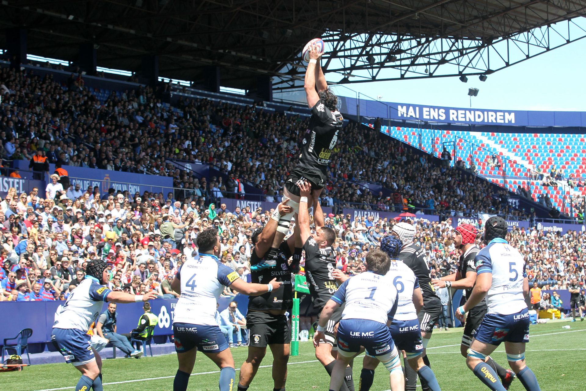 Fotografías de la final de la Copa del Rey de rugby entre el Vrac Quesos Entrepinares y el SilverStorm El Salvador disputada en Valencia