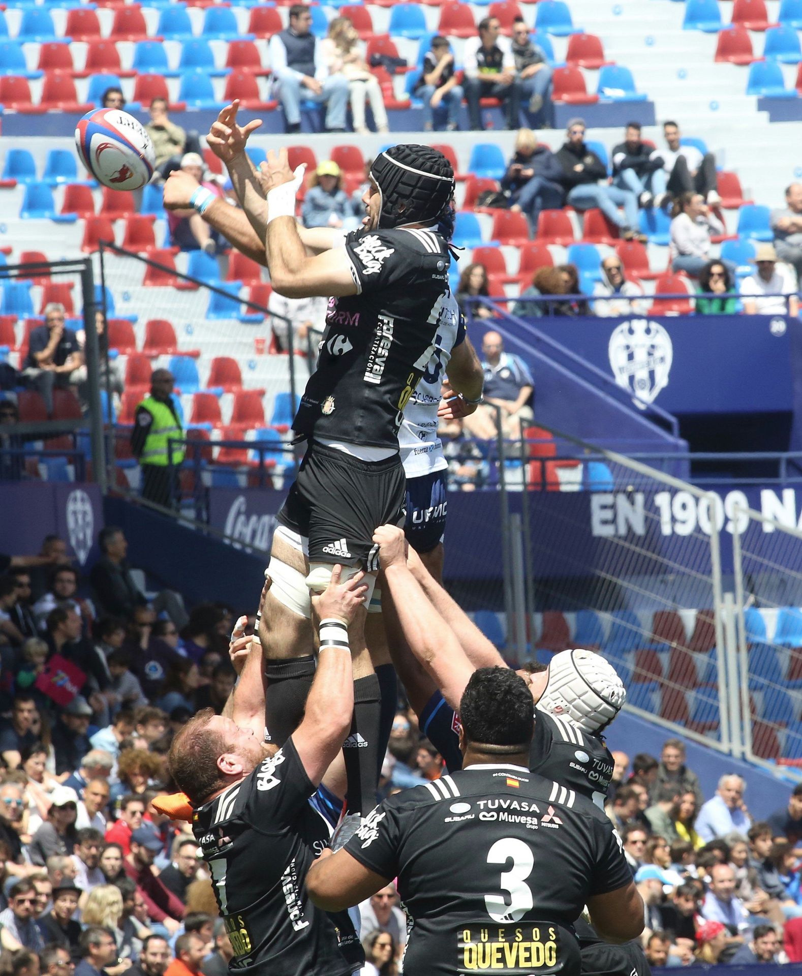 Fotografías de la final de la Copa del Rey de rugby entre el Vrac Quesos Entrepinares y el SilverStorm El Salvador disputada en Valencia