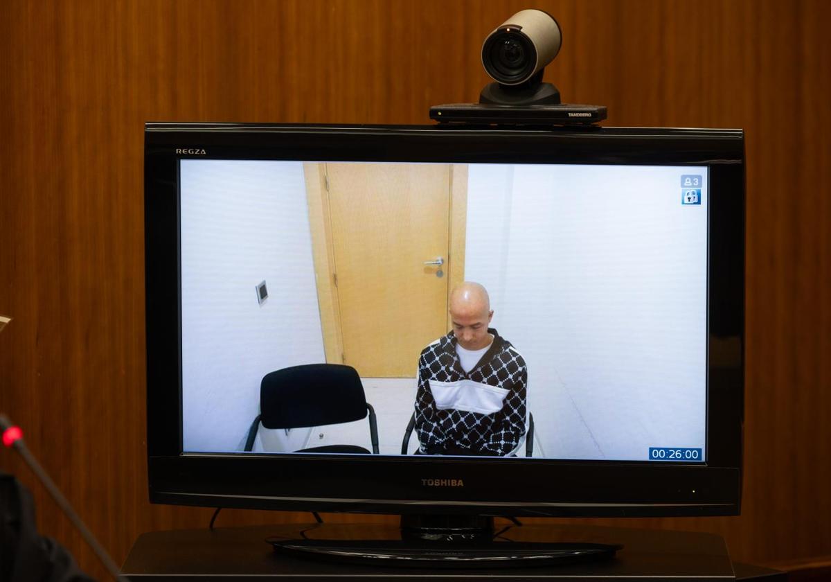 Jorge Luis M. S., autor del crimen de Viana, durante el juicio por violencia de género celebrado este jueves en el Juzgado de lo Penal número 2.