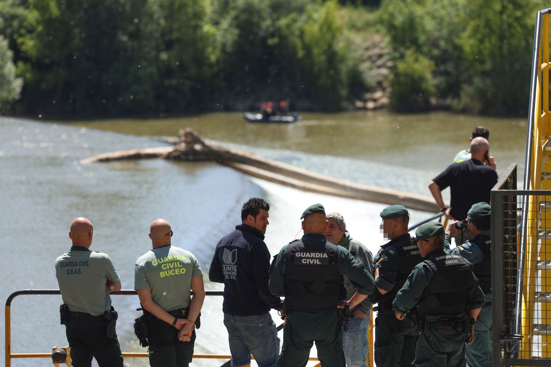 Imágenes de la búsqueda del pescador vallisoletano