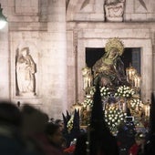 La Virgen de las Angustias durante una procesión de Semana Santa.