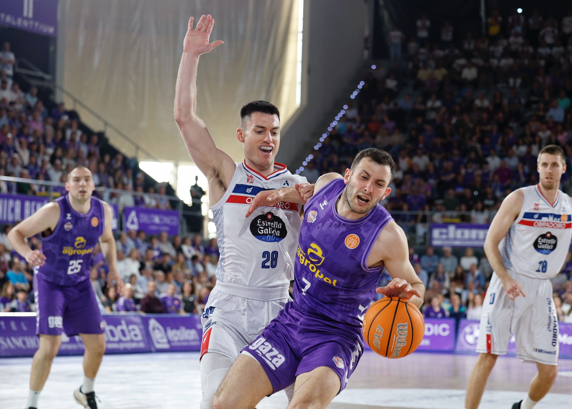 Súper Agropal Palencia 101-94 Obradoiro