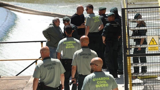 Varios miembros de la Guardia Civil en el dispositivo de búsqueda.
