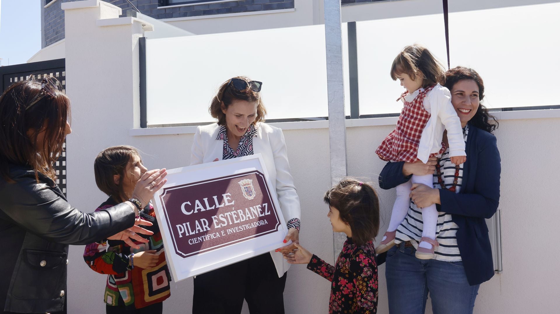 Palencia ya tiene una calle dedicada a Pilar Estébanez
