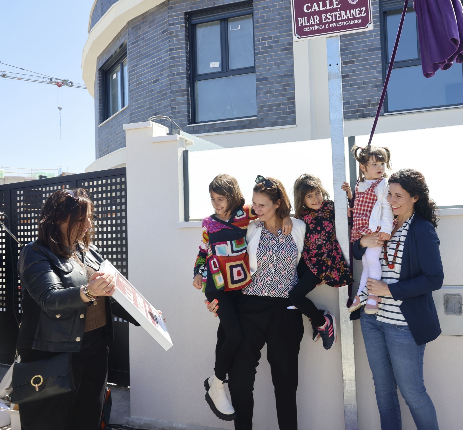 Palencia ya tiene una calle dedicada a Pilar Estébanez