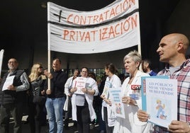 Concentración en el Hospital de Palencia ante la externalización de servicios públicos