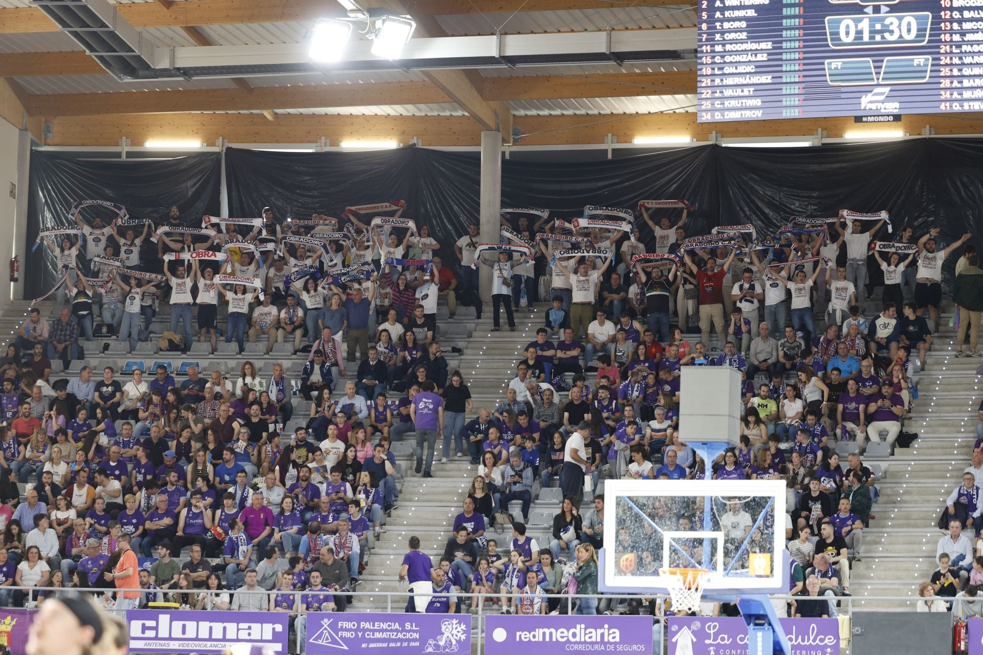 Así ha animado la afición palentina al Súper Agropal ante el Obradoiro
