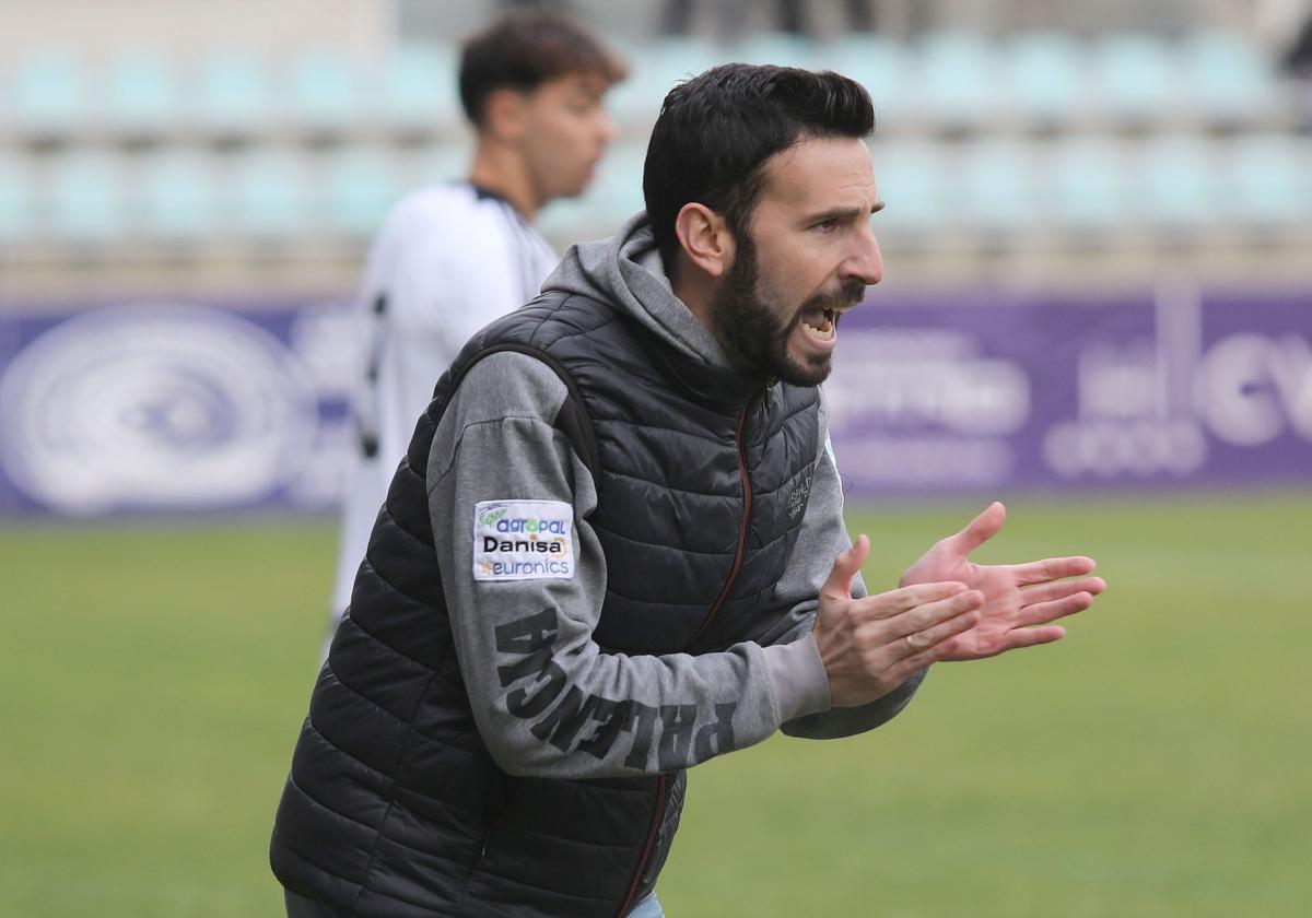 Álex Izquierdo no seguirá al frente del Palencia Cristo Atlético