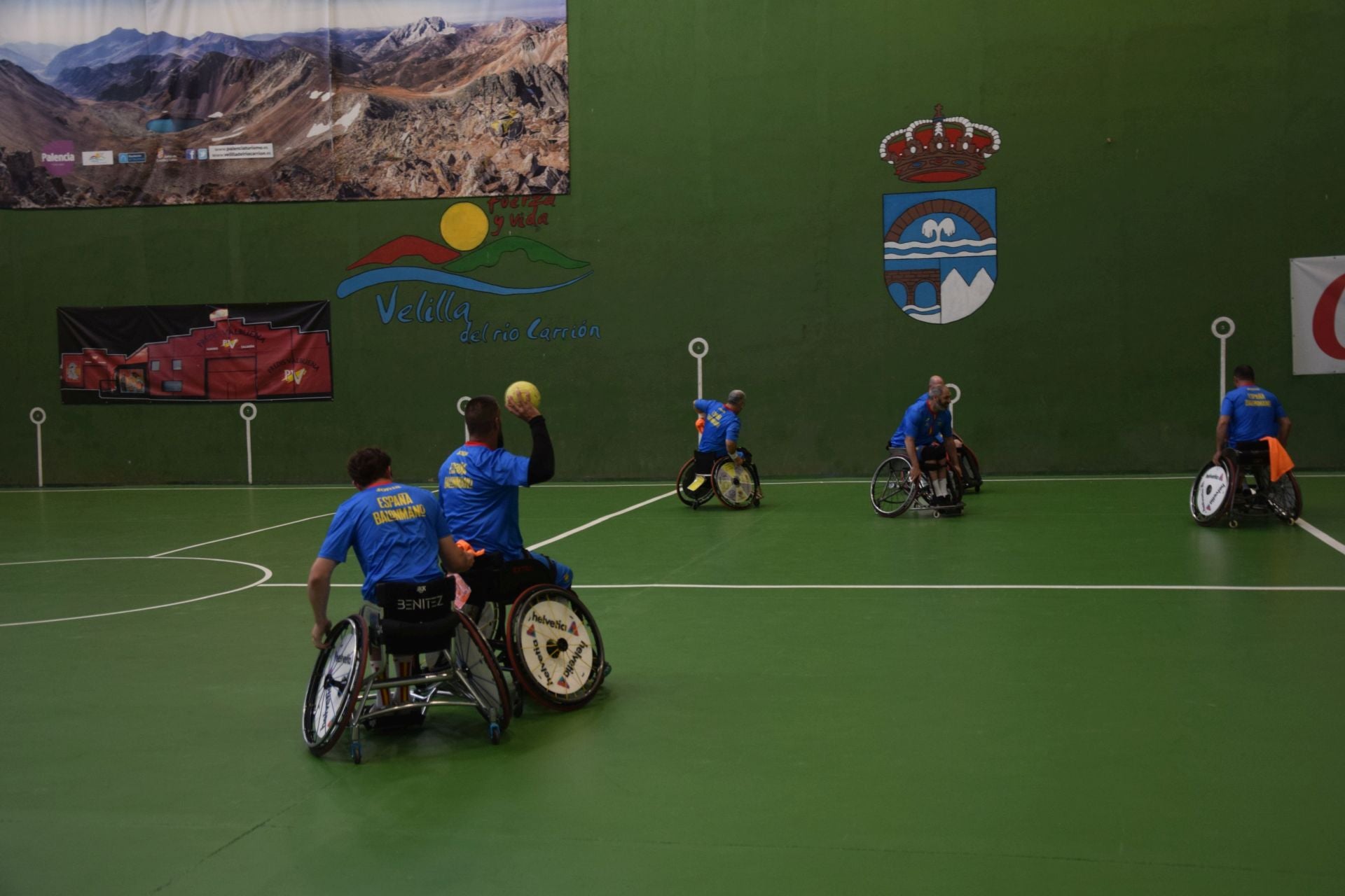 La selección española de balonmano en silla de ruedas se entrena en Velilla