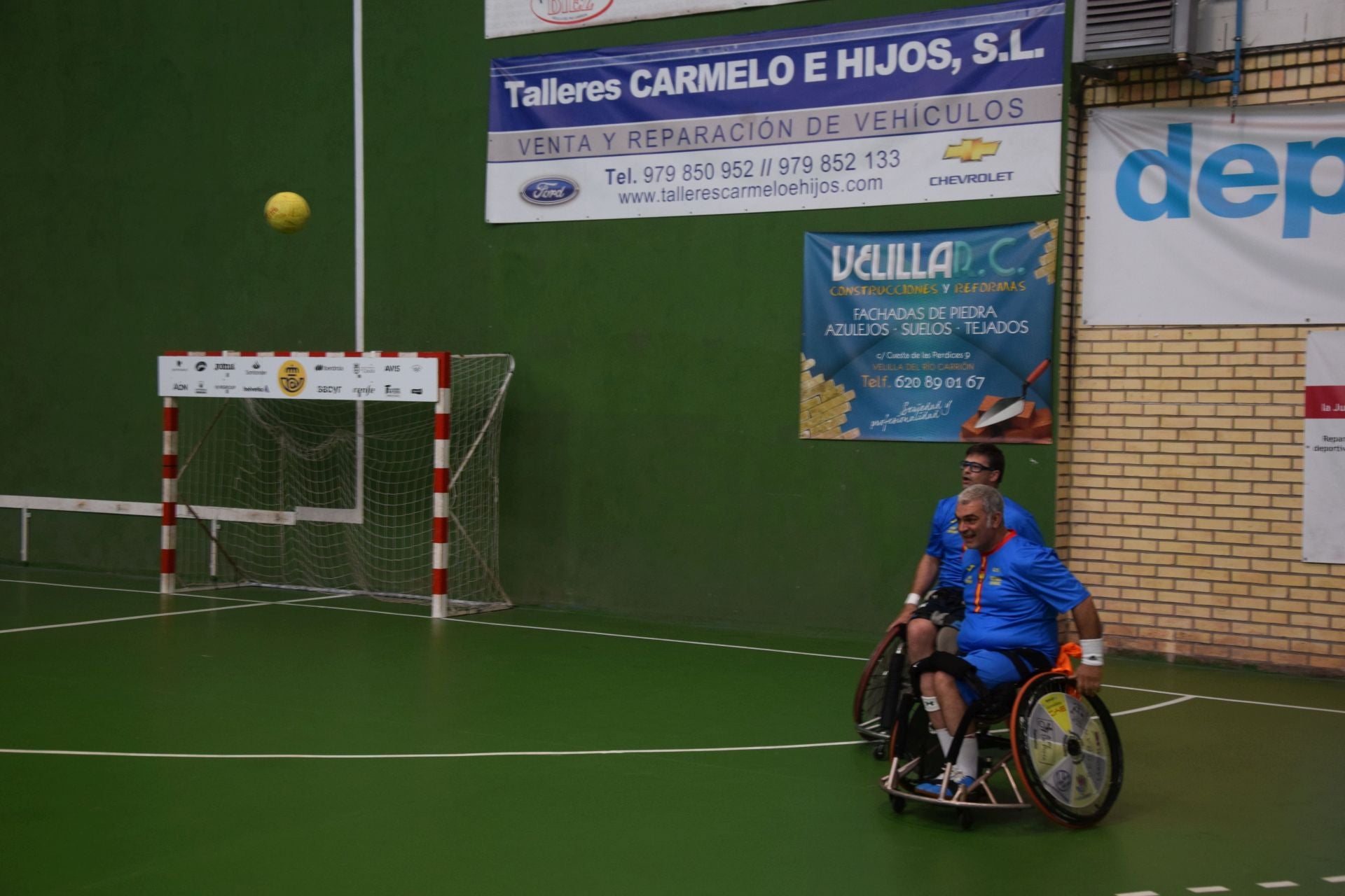 La selección española de balonmano en silla de ruedas se entrena en Velilla