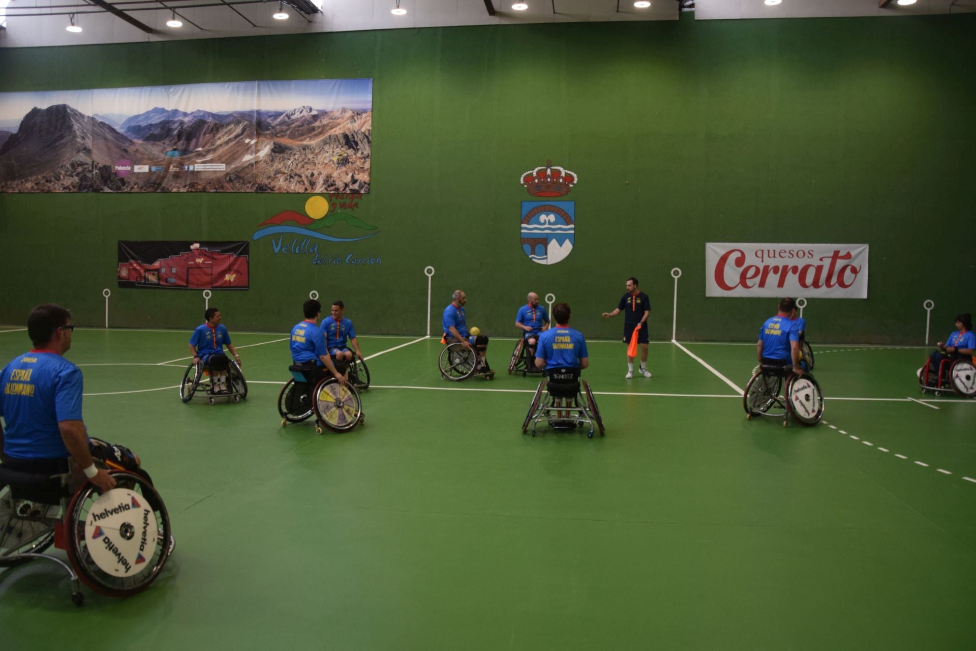 La selección española de balonmano en silla de ruedas se entrena en Velilla