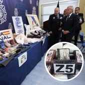 Armas y drogas intervenidas en la 'operación Churruca' y detalle de las marcas de la araña en los paquetes de cocaína y del lote (Z5) procedente de Galicia.
