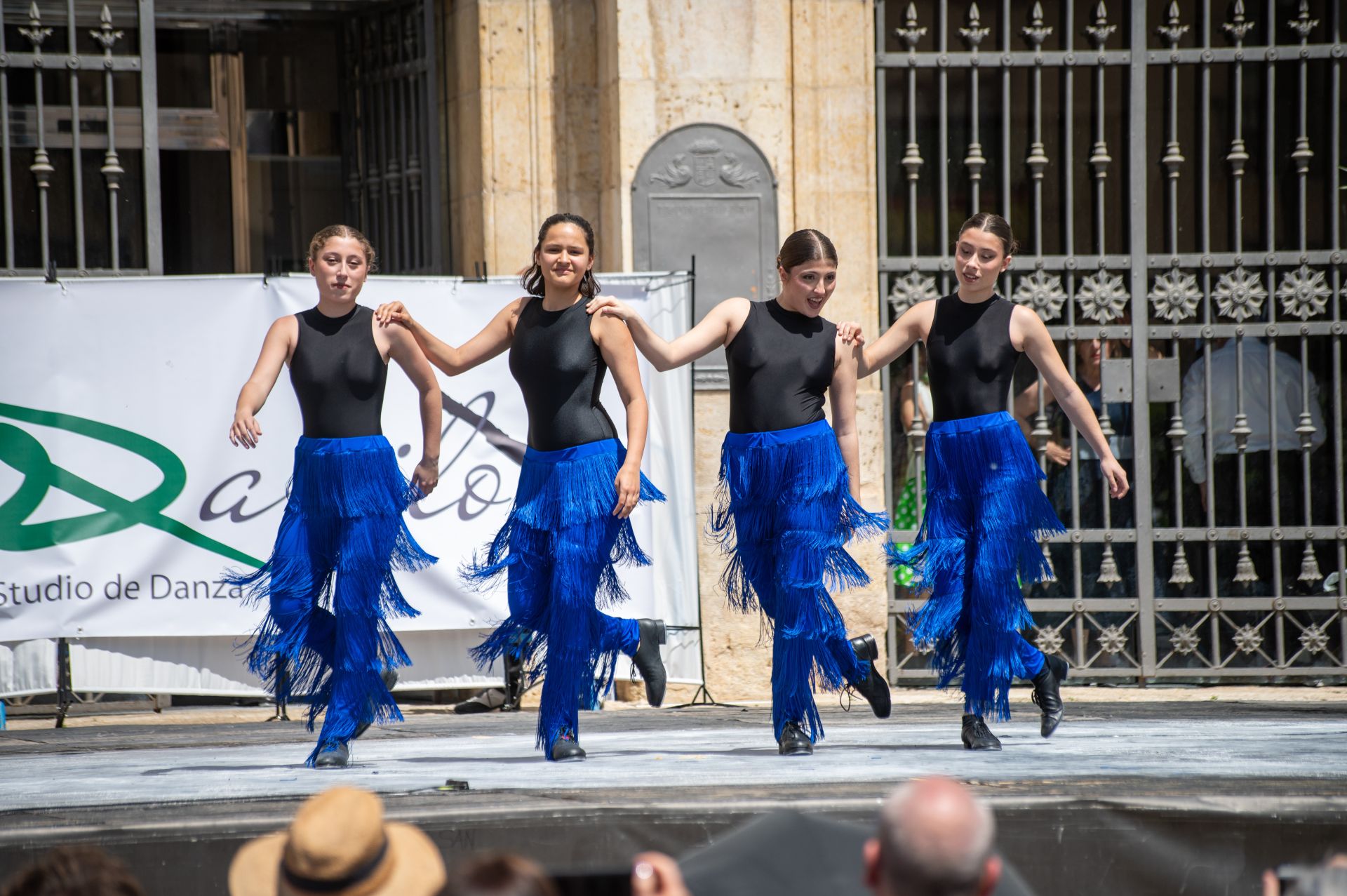 Cuarenta bailarines celebran en Palencia el día del claqué