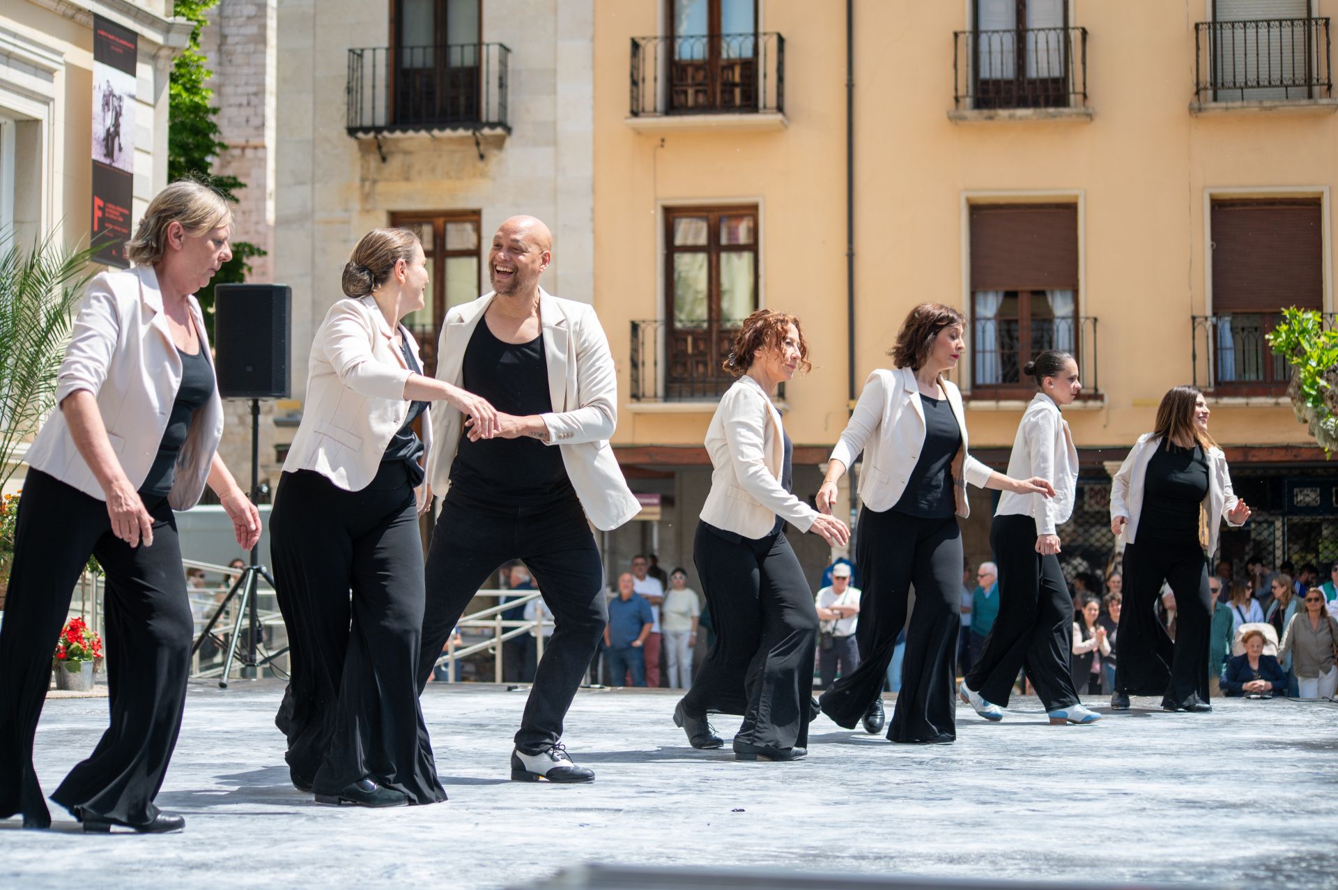 Cuarenta bailarines celebran en Palencia el día del claqué