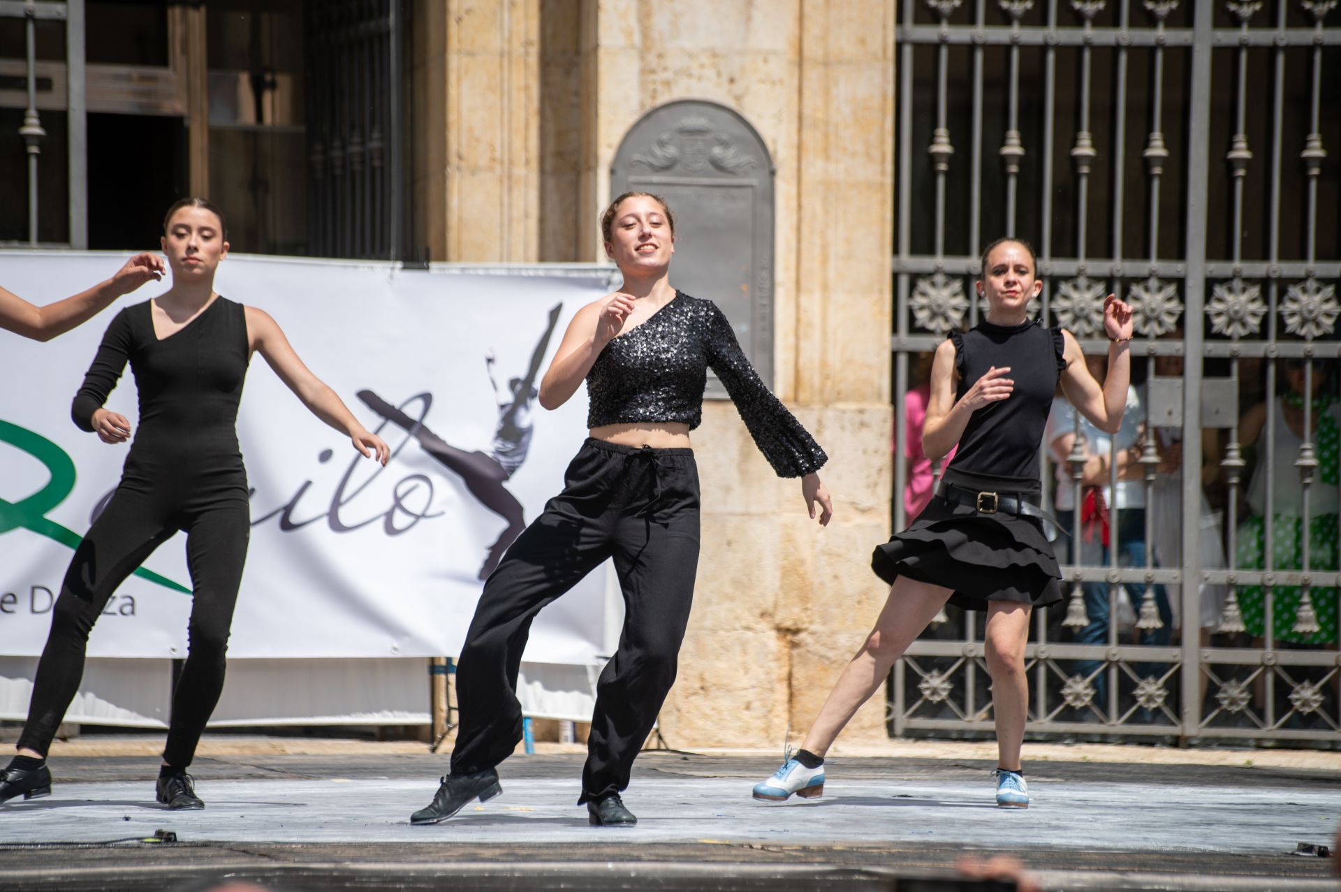 Cuarenta bailarines celebran en Palencia el día del claqué