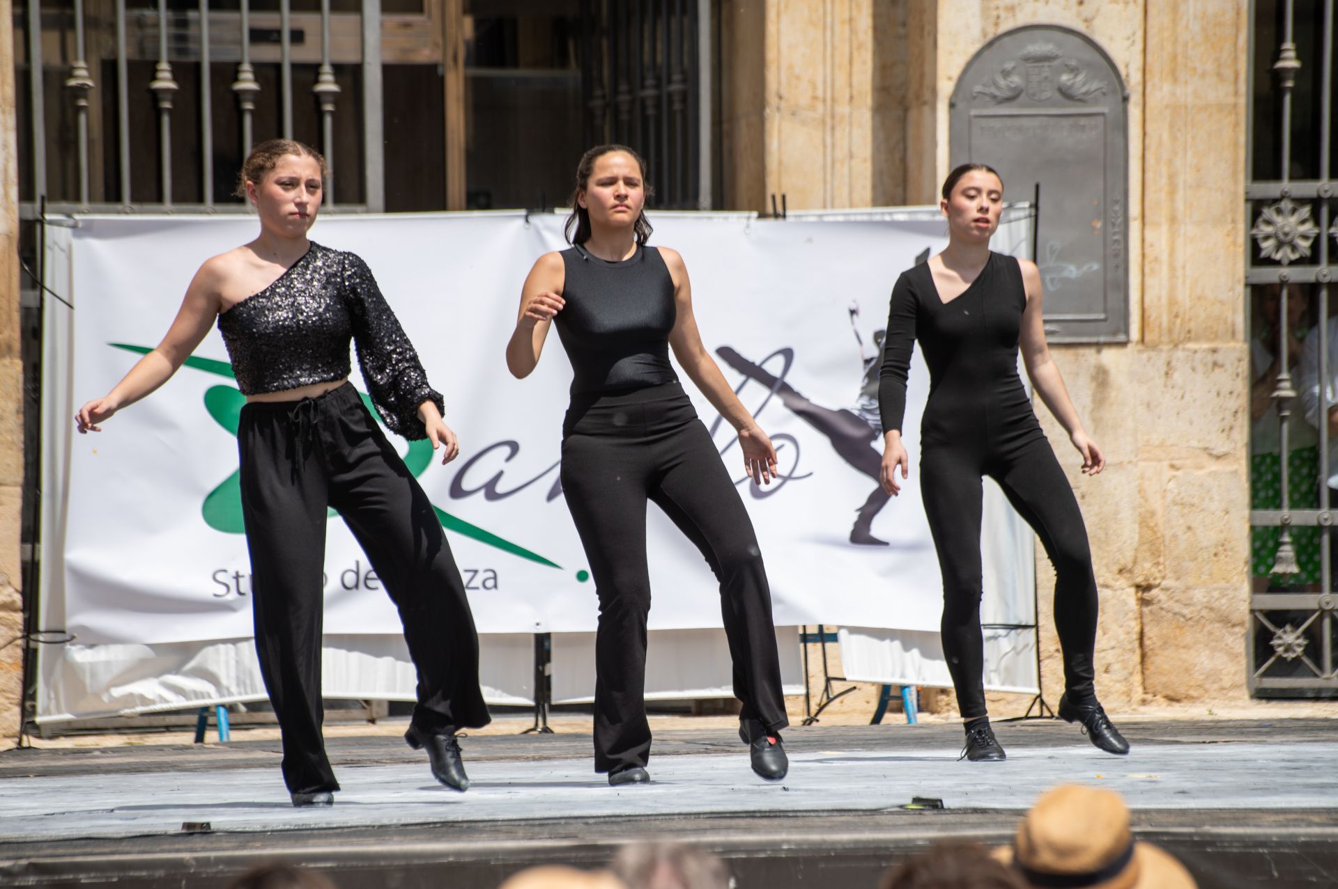 Cuarenta bailarines celebran en Palencia el día del claqué