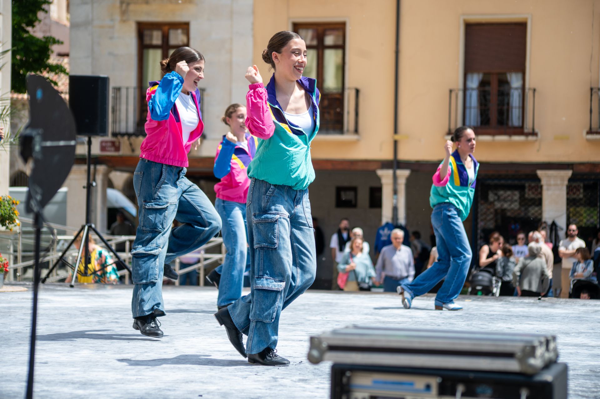 Cuarenta bailarines celebran en Palencia el día del claqué