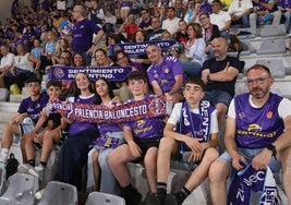 Así anima el público palentino al Súper Agropal ante el Obradoiro