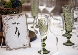 Mesa en un banquete de boda.