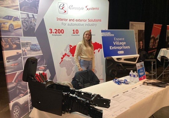 Stand de Eurostyle Systems durante una feria de automoción.